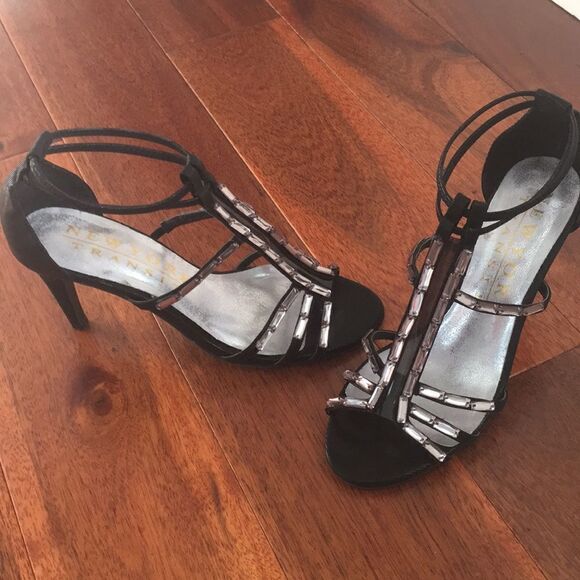 Madden NYC black heels - Picture 1 of 4